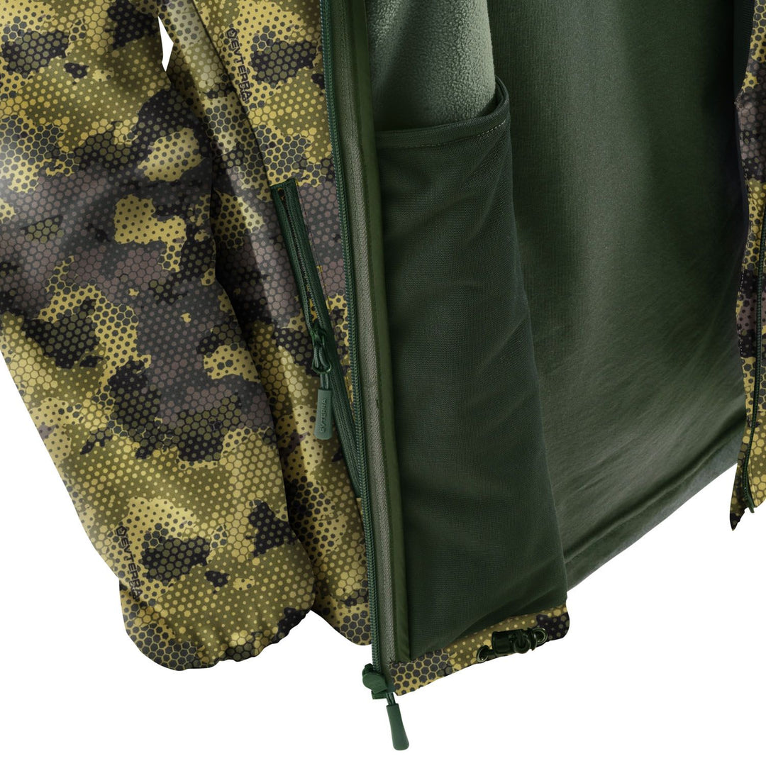 man's camo hunting jacket zipper detail
